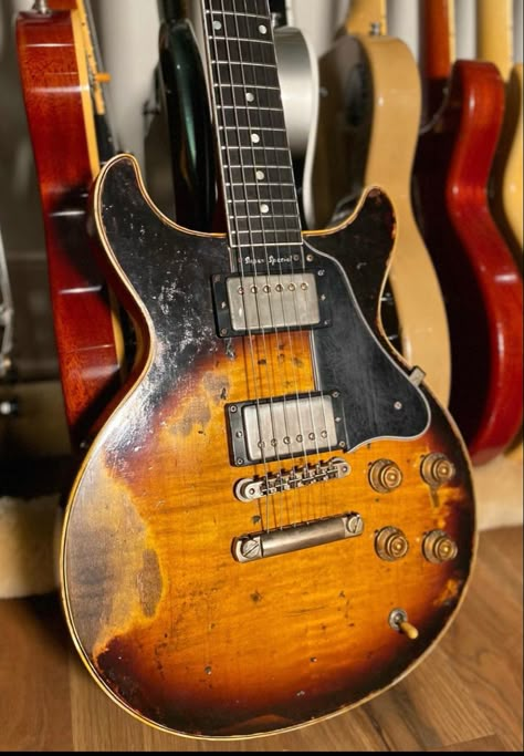 Gibson Custom Les Paul Super Special by Scala Guitars Gibson Les Paul Special, Gibson Les Paul Sunburst, Vintage Les Paul, Gibson Les Paul Jr, Les Paul Special, Boutique Guitar, Guitar Ideas, Guitar Rig, Guitar Obsession