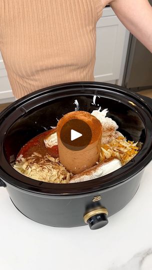 Crockpot Bean Dip, Crock Pot Bean Dip, Crockpot Dips, Crockpot Refried Beans, Justine Kameron, Dip Recipes Crockpot, Appetizer Skewers, Appetizer Easy, Bean Dip Recipe