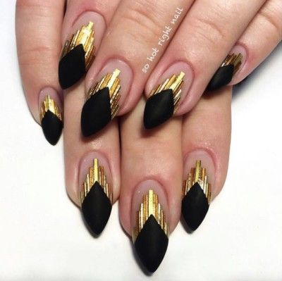 Deco Nails, Maquillage Yeux Cut Crease, Foil Nail Art, Nail Design Video, Nail Foil, Gold Nail Designs, Art Deco Nails, Gold Nail Art, Trendy Nail Art Designs