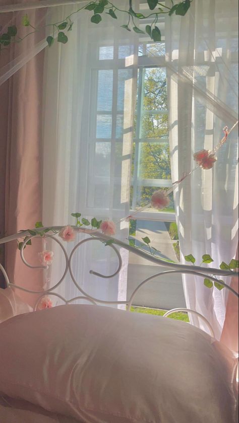 pink bed and window flowers and vines Sisters Room, Window Flowers, Bed Drapes, Sister Room, Window Nook, Pink Bed, Flower Room, Pink Curtains, Awesome Hair