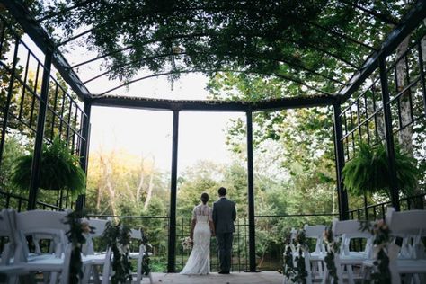 Effortlessly Elegant Missouri Wedding at The Lalumondiere River Mill and Gardens Wedding Venues Ideas, Cheapest Wedding, Missouri Wedding Venues, Kansas City Wedding Venues, Wedding Venues In Virginia, 30a Wedding, Wedding To Do List, Missouri Wedding, Cheap Wedding Venues