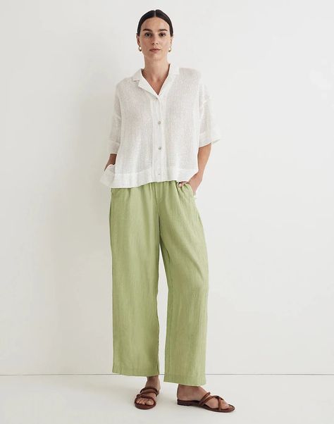 Green Linen Pants, 19th Century Women, Linen Pants Outfit, Date Night Outfit Summer, Wide Leg Crop Pants, Cropped Pants Women, Lightweight Pants, Stylish Pants, Summer Pants