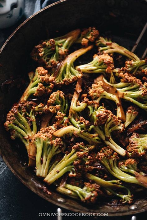 If you like veggies and bold flavor, this Sichuan style Chinese cauliflower dish should definitely be on your radar. These crunchy cauliflower bites are cooked in a numbing spicy sauce that is so rich. Even though this recipe is vegan, I’ve included notes on how to add different types of protein, to make a more substantial dish for your dinner. {Vegan, Gluten-Free Adaptable} Chinese Cauliflower, Crunchy Cauliflower, Ways To Cook Tofu, Types Of Protein, Asian Stir Fry Recipe, Cauliflower Stir Fry, Multi Cooker Recipes, Spicy Cauliflower, Asian Dinner Recipes