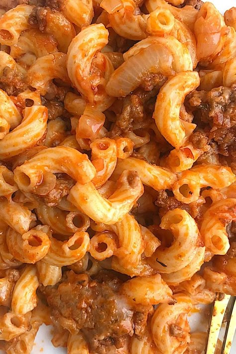 Gluten Free Beef Recipes, Slumgullion Recipe, Easy Beefaroni Recipe, Macaroni Beef, Beef A Roni, Ground Beef Tomato Sauce, Beefaroni Recipe, Beef Tomato Sauce, Pasta Roni