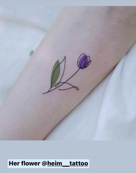 Small Colorful Tattoos, Tulip Tattoo, Chic Tattoo, Small Hand Tattoos, Cool Small Tattoos, Subtle Tattoos, Elegant Tattoos, Flower Tattoo Designs, Minimal Tattoo