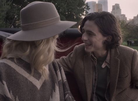 Timothee Chalamet And Elle Fanning, Pandora X Regulus, Regulus Black And Pandora Lovegood, Regulus And Pandora, Pandora And Regulus, Friendships Aesthetic, Harry Potter Friendship, Rainy Day In New York, Sisters Black