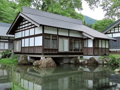 Unique Features of a Traditional Japanese House | Japan Wonder Travel Blog Japanese Farmhouse Exterior, Traditional Japanese Estate, Japan Mansion, Anime Japanese House, Japan House Design Modern, Japanese Houses Traditional, Traditional Japanese House Anime, Modern Japanese Home Exterior, Japan Architecture House