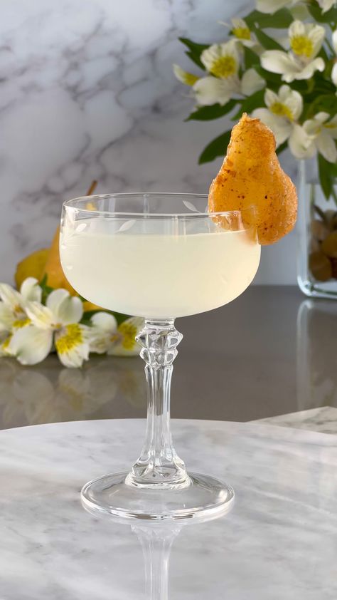 Ginger Pear Martini, Pear Vodka Martini, Ginger Martini, Pear Martini, Ginger Pear, Pear Vodka, Martini Ingredients, Ginger Liqueur, Cocktail Essentials