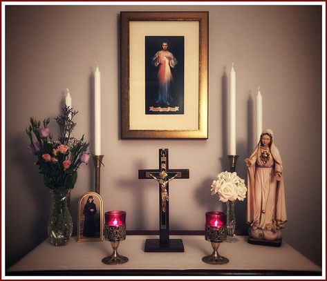 Catholic Home Altar, Alter Ideas, Home Altar Catholic, Family Altar, Catholic Home, Altar Ideas, Catholic Altar, Altar Design, Catholic Decor