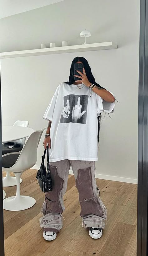 Pakaian Hipster, Boyish Outfits, Trendy Outfits For Teens, Swag Outfits For Girls, Tomboy Outfits, Tomboy Style Outfits, Looks Street Style, Streetwear Fashion Women, Swaggy Outfits