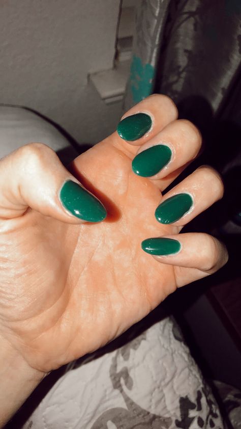 Emerald Nails Almond Shape, Emerald Dip Nails, Emerald Green Dip Nails, Emerald Green Dip Powder Nails, Almond Nails Emerald Green, Nails Emerald Green, Mummy Nails, Nails Emerald, Nails Plain