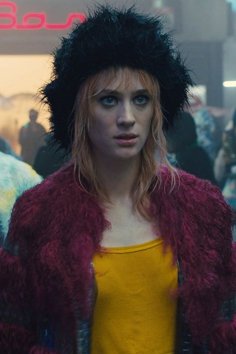 Mackenzie Davis Blade Runner Joi, Joi Blade Runner 2049, Blade Runner Pris, Rachel Blade Runner, Blade Runner Fashion, 480x800 Wallpaper, Mackenzie Davis, Sean Young, Denis Villeneuve