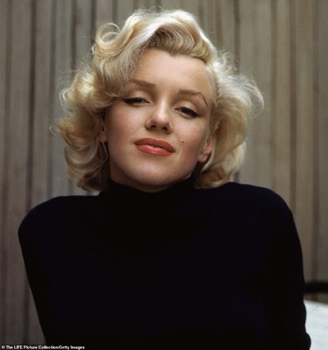 Marilyn Monroe Style, Alfred Eisenstaedt, Beauty And Health, The Mist, Blonde Bombshell, Bob Haircuts, Health Advice, Wellness Tips, Diy Inspiration