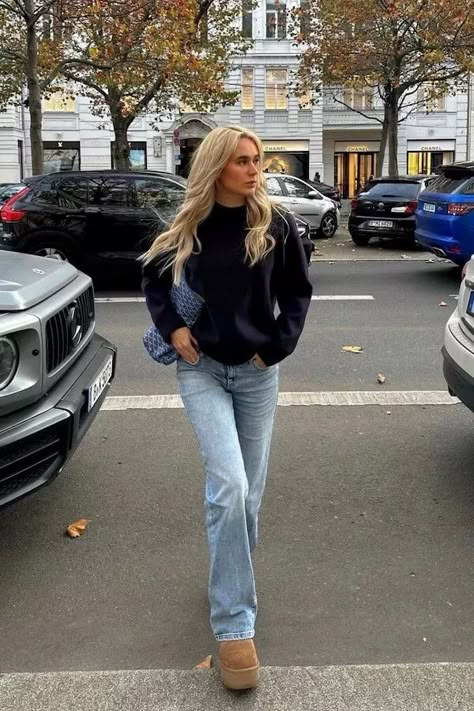 - Check more at https://howcandothis.com/womenstyle/93486/ Cozy Sweaters Outfits, Outfit With Uggs, Uggs Outfits, Chicago Outfit, Nyc Outfits, Looks Pinterest, Skandinavian Fashion, Uggs Outfit, Autumn Fits