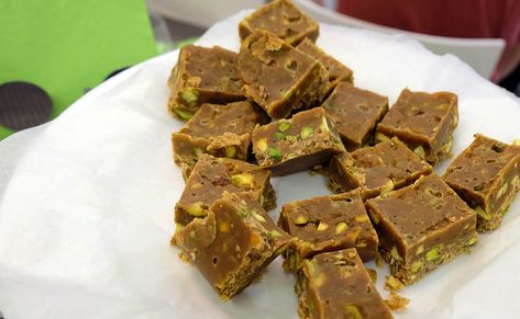 Vegan Chickpea, Fudge Recipe, Plant Based Lifestyle, Chickpea Flour, Recipe Notes, Vegan Dessert Recipes, Fudge Recipes, Foodie Recipes, Non Stick Pan