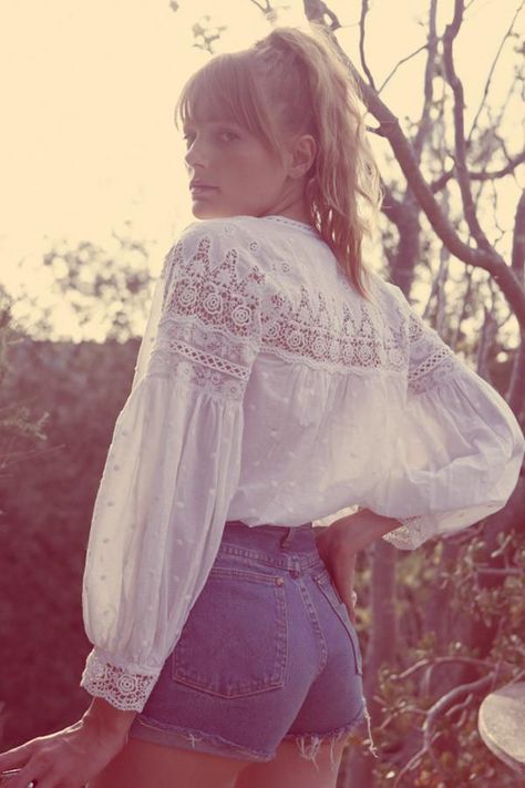 Peasant Top Outfit, White Peasant Top, White Summer Tops, White Peasant Blouse, Lace Sleeve Blouse, Blouse Lace, Top Outfit, Whimsical Fashion, Peasant Top