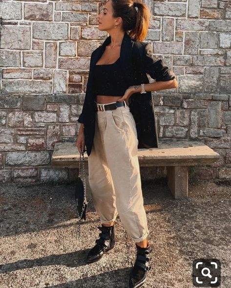 Slouchy Jeans Outfit, Looks Jeans, Slouchy Jeans, Mom Jeans Outfit, Outfit Zara, Beige Outfit, Neue Outfits, Looks Street Style, Spring Outfits Casual