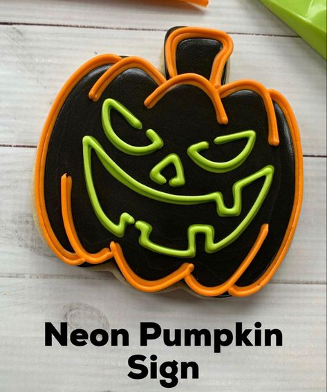 Easy Neon Sign, Jack O Lantern Cookies, Halloween Sugar Cookies Decorated, Donut Decorating Ideas, Easy Halloween Cookies, Glow Halloween, Halloween Cookies Decorated, Royal Iced Cookies, Stick People