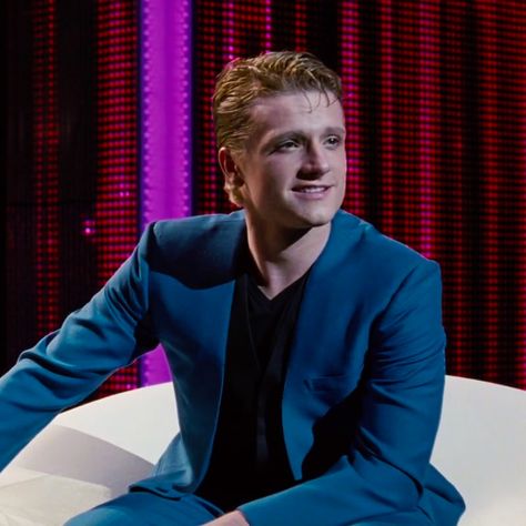 the hunger games Pita Hunger Games, Peeta Mellark Interview, Petta Malark Hunger Games, Petta Malark, Hunger Games Icons, Peeta Malark, Peeta Mellark Hunger Games, Peeta Hunger Games, Hunger Games Interview