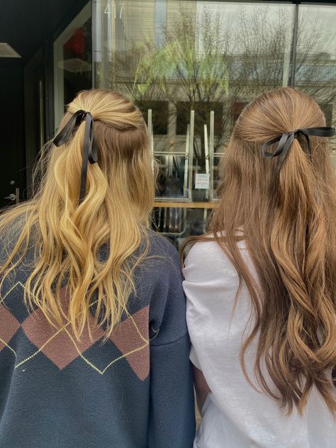 Friendsgiving Hairstyles, Ribbon Hair Outfit, Sophia Vibes, Hairstyle Ideas Aesthetic, Thanksgiving Hair Ideas, Hairstyles For Brown Hair, Now Hairstyles, Fall Hair Styles, Florida Hair