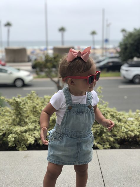 One Year Old Girl Outfits, Toddler Girl Overalls Outfit, Toddler Girl Spring Outfits, Toddler Girl Summer Outfits, Girl Sporty Outfits, Toddler Girl Outfits Spring, Girls Sneakers Outfit, Baby Girl Fashion Summer