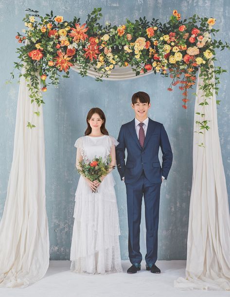 KOREAN WEDDING C-024 MARRIED STUDIO : korea wedding pledge Pre Wedding Photoshoot Theme, Outdoor Wedding Backdrops, Wedding Ootd, Simple Beach Wedding, Korea Wedding, Korean Wedding Photography, Wedding Photo Studio, Wedding Background Decoration, Wedding Backdrop Design