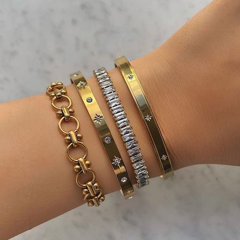 Silver And Gold Bracelets, Essential Accessories Women, Gold And Silver Bracelet Stack, Silver And Gold Bracelet Stack, Silver And Gold Jewelry Mixing, Bracelet Stack Ideas, Bracelets Aesthetic, Silver Bracelet Stack, Gold Bracelets Stacked