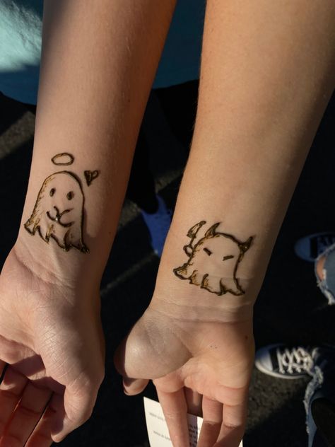 Spooky Henna Designs, Cute Henna Designs For Kids, Henna Designs Spider, Henna Halloween Designs, Halloween Henna Tattoos, Henna Designs Halloween, Matching Henna Tattoos For Best Friends, Funny Henna Designs, Cute Hannah Designs