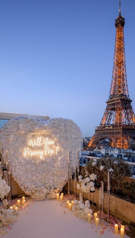 Marriage Proposal In Paris, Luxury Proposal Romantic, Luxury Proposal Ideas, Romantic Wedding Proposals, Marry Me Proposal Ideas Romantic, Paris Proposal, Romantic Room Surprise, Dream Proposal, Twilight Wedding