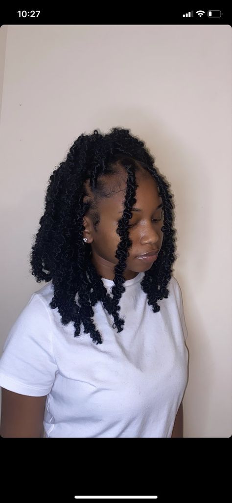 Locs Short, Distressed Locs, Natural Hair Accessories, Natural Hair Bride, Butterfly Locs, Styles Braids, Black Ponytail Hairstyles, Faux Locs Hairstyles, Braids Hairstyles Pictures