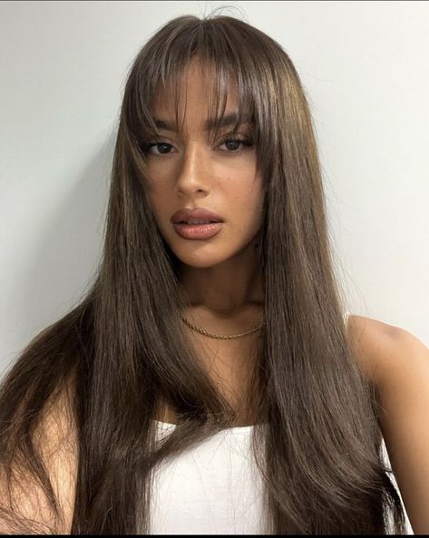 Light Brown Hair Black Eyebrows, Brown Hair Morena Skin, Bambi Brown Hair Color, Ash Brown On Tan Skin, Tan Skin With Brown Hair, Indian With Brown Hair, Brown Eyes Olive Skin Hair Color, Dark Skin Tone Hair Color Ideas, Cool Tone Chocolate Brown Hair