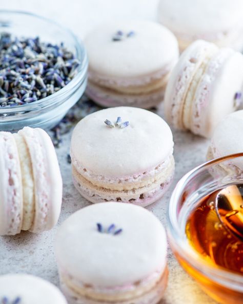 Lavender Macaron, Lavender Macarons, Lavender Cookies, Macaron Template, Macaron Flavors, Silicone Baking Sheet, Macaroon Recipes, Macaron Recipe, Gel Food Coloring