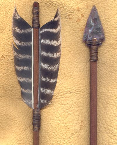 old style arrow fletching stone arrowhead tips Arrow Fletching, Wounded Knee, Feather Arrow, Native American Tools, Chief Joseph, Lakota Sioux, Primitive Technology, Types Of Bows, Medicine Man