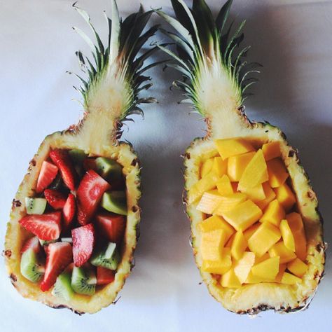 Picnic Hack, Decorações Com Comidas, Moana Birthday, Pineapple Fruit, Fruit Bowls, Food Goals, Summer Picnic, Fruits And Veggies, Pool Party