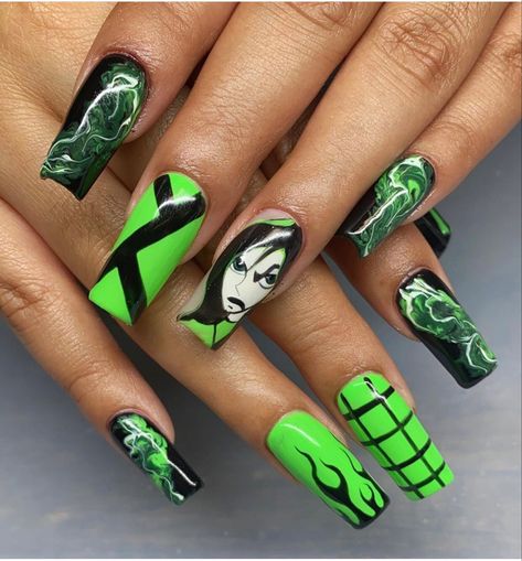 Shego Nails Design, Funky Green Nail Designs, Shego Nail Design, Kim Possible Nail Art, Shego Inspired Nails, Shrek Nail Art, Kim Possible Nails, Shego Nails, Disney Acrylic Nails