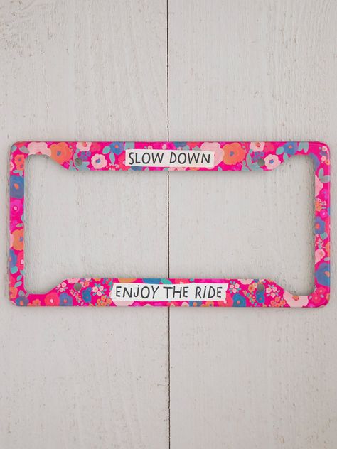 Cute Car Tags Plates, Subaru Decor Ideas, Flower License Plate Frame, Car Accessories Beachy, Cute License Plate Frame, Front License Plate Ideas, License Plate Ideas, Preppy Car Accessories, Girly Car Accessories