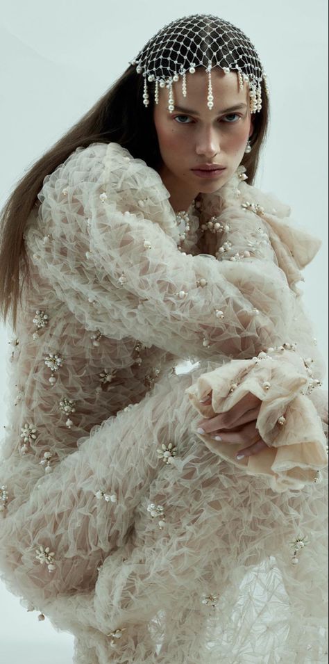 Saiid Kobeisy, Collection Couture, Harper’s Bazaar, Lebanon, Bridal Accessories, Fashion Photo, Look Fashion, Wedding Outfit, Wedding Modern