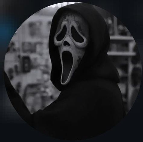 Dark Profile Picture, Dark Profile, Horror Movie Tattoos, Ghostface Scream, Movie Tattoos, Halloween Wallpaper Cute, Floral Wallpaper Iphone, Ghost Pictures, Classic Horror Movies