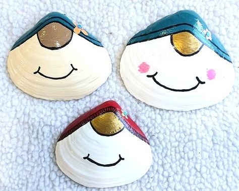 Hand Painted Gnomes Clam Seashells Clam Shell Painting Ideas, Painted Gnomes, Shell Paintings, Shell Garden, Painted Seashells, Gnome Paint, Seashell Christmas Ornaments, Seashell Christmas, Movie Crafts