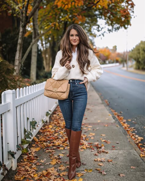 Brown Riding Boots Outfit, Brown Knee High Boots Outfit, Brown Boots Outfits, Jeans Boots Outfit, Riding Boot Outfits, Brown Boots Outfit, Outfit Botas, Camel Boots, Winter Boots Outfits