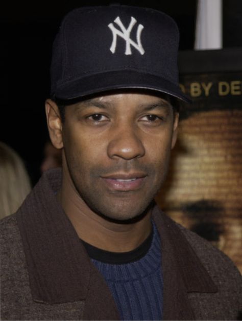 Denzel Washington attends the premiere of the film "Antwone Fisher" at the Motion Picture Academy on December 19, 2002 . Antwone Fisher, Denzel Washington, December 19, Good Looking Men, Motion Picture, How To Look Better, Washington, Motion, Actors