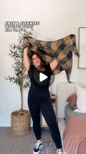 Nina Caviggiola • momhood & midsize style on Instagram: "Easy all black base and BAM spice it up. If you can’t find most this in your closet COMMENT “I want it” and I’ll dm ya links and sizing. 

Easy mom STYLE, midsize style, leggings outfit, leggings for fall, flannel outfit; mom outfit, school drop off, errands outfit, easy outfit, casual outfit, size 10 fashion." Alt Outfits Midsize, Flannel Outfits With Leggings, Midsize Boho Outfits, Casual Fall Outfits Midsize, Fall Legging Outfits Casual, Flannel And Leggings Outfit, Midsize Mom Outfits, Style Leggings Outfit, Easy Mom Style