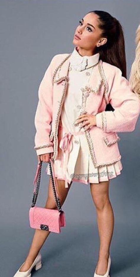 @agmyeverything Ariana Grande Scream Queens, Scream Queens Outfits, Ariana Grande Lipsy, Queens Outfits, Scream Queens Fashion, Ariana Grande Dangerous Woman, Queen Aesthetic, Queen Outfit, Ariana Grande Photoshoot