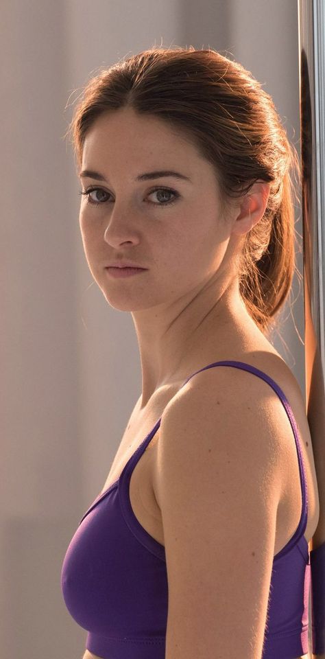 Shailene Woodley Style, Portraits Female, Easy Dance, Amazing Spiderman Movie, Portrait Photos, Shailene Woodley, Celebrity Wallpapers, Girl Celebrities, Pure Beauty