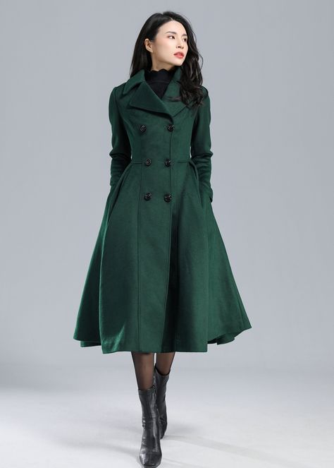 Frock Coats For Women, Coat Collar Frock Design, 1940s Winter Coat, Frock Coat Women Outfit, Princess Coat Outfit, Green Trench Coat Outfit, Dark Green Winter Coat, Green Coat Outfit, Trenchcoat Style