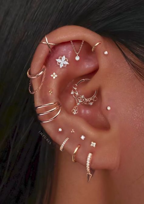 Pain Level For Piercings, Ear Stack Ideas, Ear Stacking Ideas, Ear Stacking, Minimalist Ear Piercings, Different Ear Piercings, Unique Ear Piercings, Creative Earrings, Ear Piercings Chart