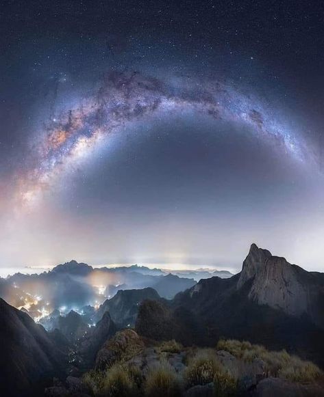 Milky Way Aesthetic, Way Aesthetic, Milky Way From Earth, Aesthetic Universe, Galaxy Planets, Sky Landscape, World View, Star Sky, Natural Phenomena