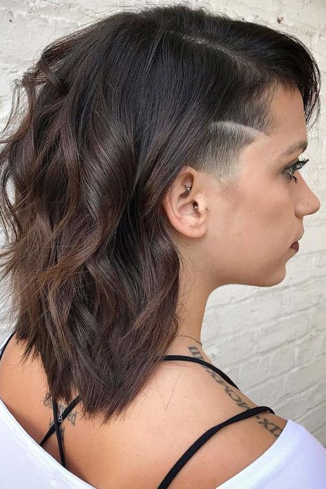 Haircut With Shaved Side, Undercut Shag, Shaved Curly Hair, Side Shaved Hair, Long Messy Hair, Side Shaved, Medium Shag, Shaved Side, Medium Shag Haircuts