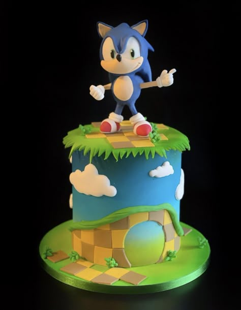 Sonic Cake Theme, Sonic Cakes Ideas, Supersonic Cake, Tort Sonic, Sonic Cakes For Boys, Sonic Theme Cake, Sonic Pasta, Sonic Cakes, Sonic Birthday Cake