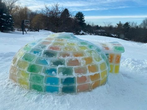 Indoor Igloo Diy, Ice Fort, Igloo Diy, How To Build An Igloo, Water Balloon Igloo, How To Make An Igloo, Colored Ice Balls, Ice Furniture, Diy Ice Castle